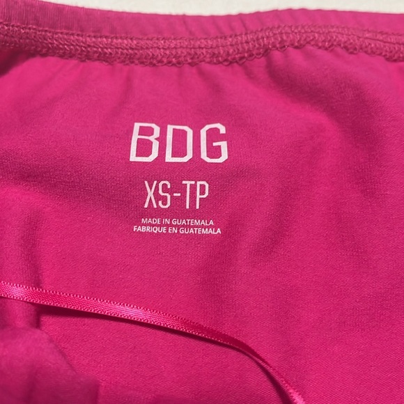 NWOT BDG Elasticized Boat Neckline Crop Top - Size XS - Picture 5 of 8